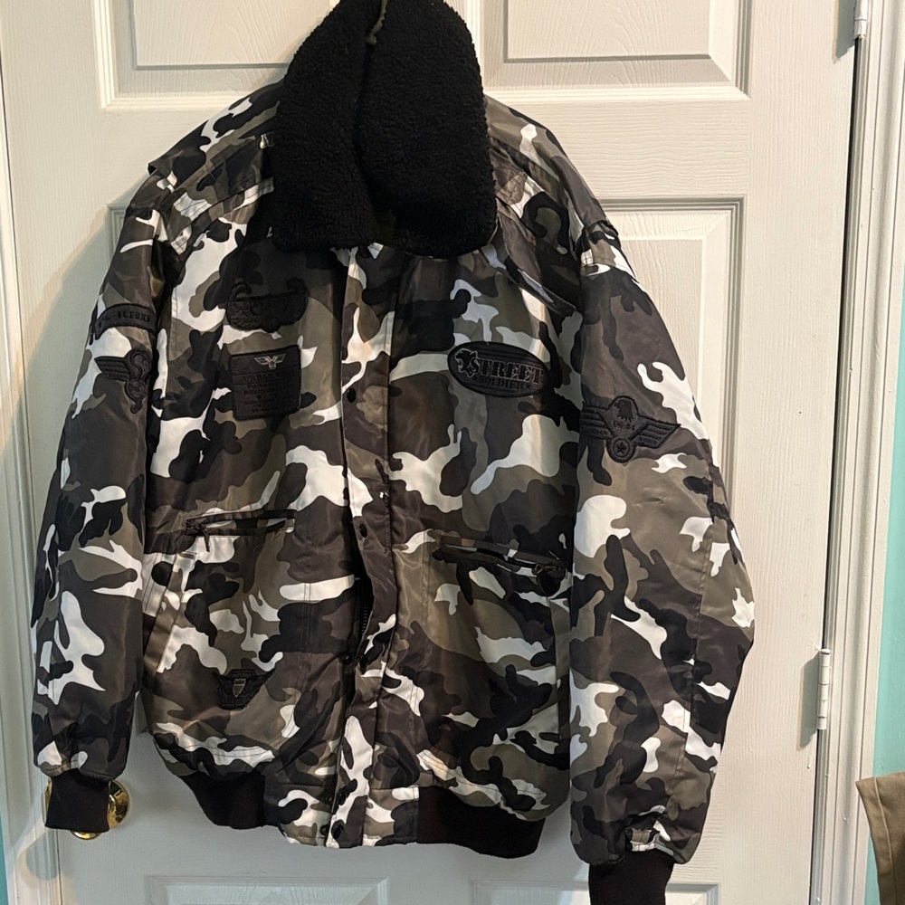 Men's Camouflage Military Jacket with Black Collar